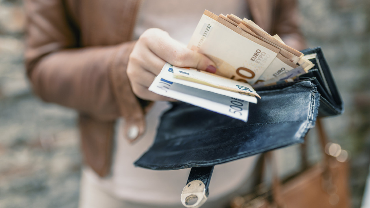 Στο 3,8% ο πληθωρισμός τον Αύγουστο - Στέγαση, καύσιμα και εστίαση πιέζουν τα νοικοκυριά
