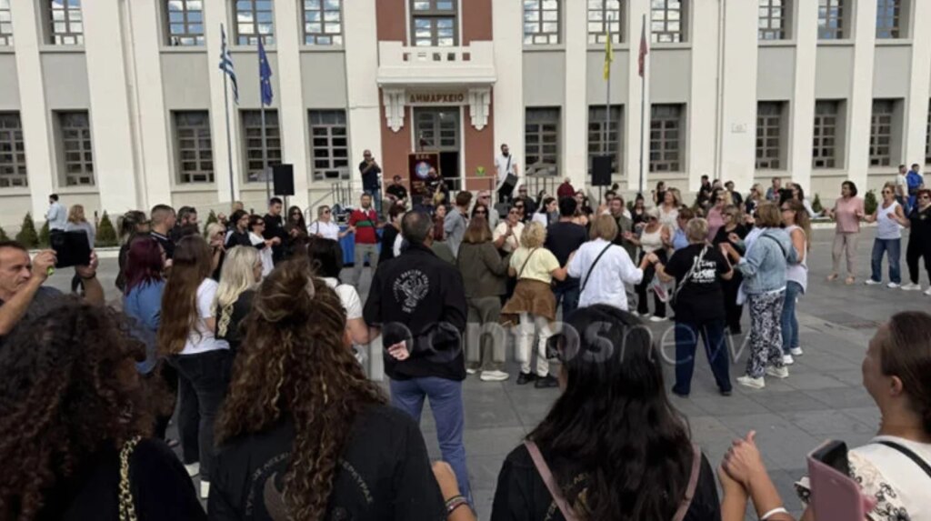 Η Πλατεία Προσφυγικού Ελληνισμού γέμισε ήχους και γεύσεις Πόντου, στο πλαίσιο του 20ού Φεστιβάλ Ποντιακών Χορών
