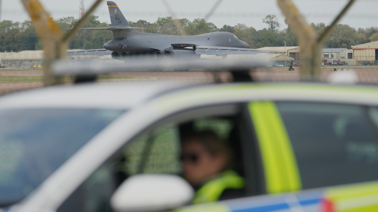 RAF Fairford: Δεν βρέθηκαν εκρηκτικοί μηχανισμοί στα οχήματα των 5 υπόπτων