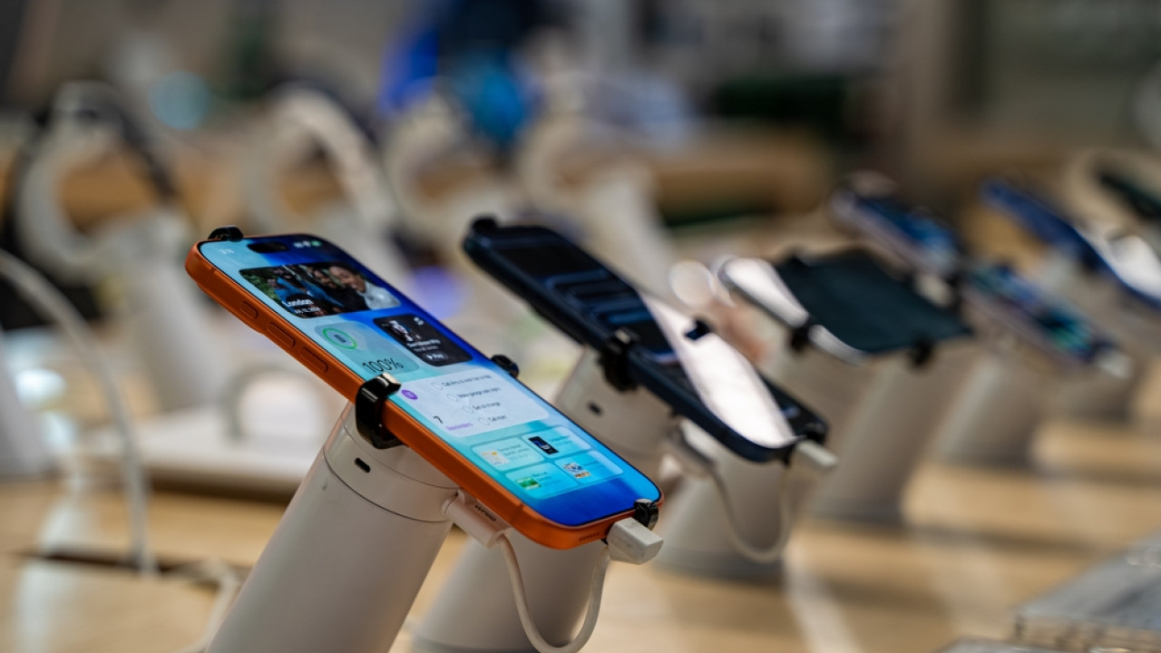Η νέα γενιά iPhone είναι εδώ: Αναδιπλούμενη οθόνη και premium τιμή - Το μεγάλο στοίχημα της Apple