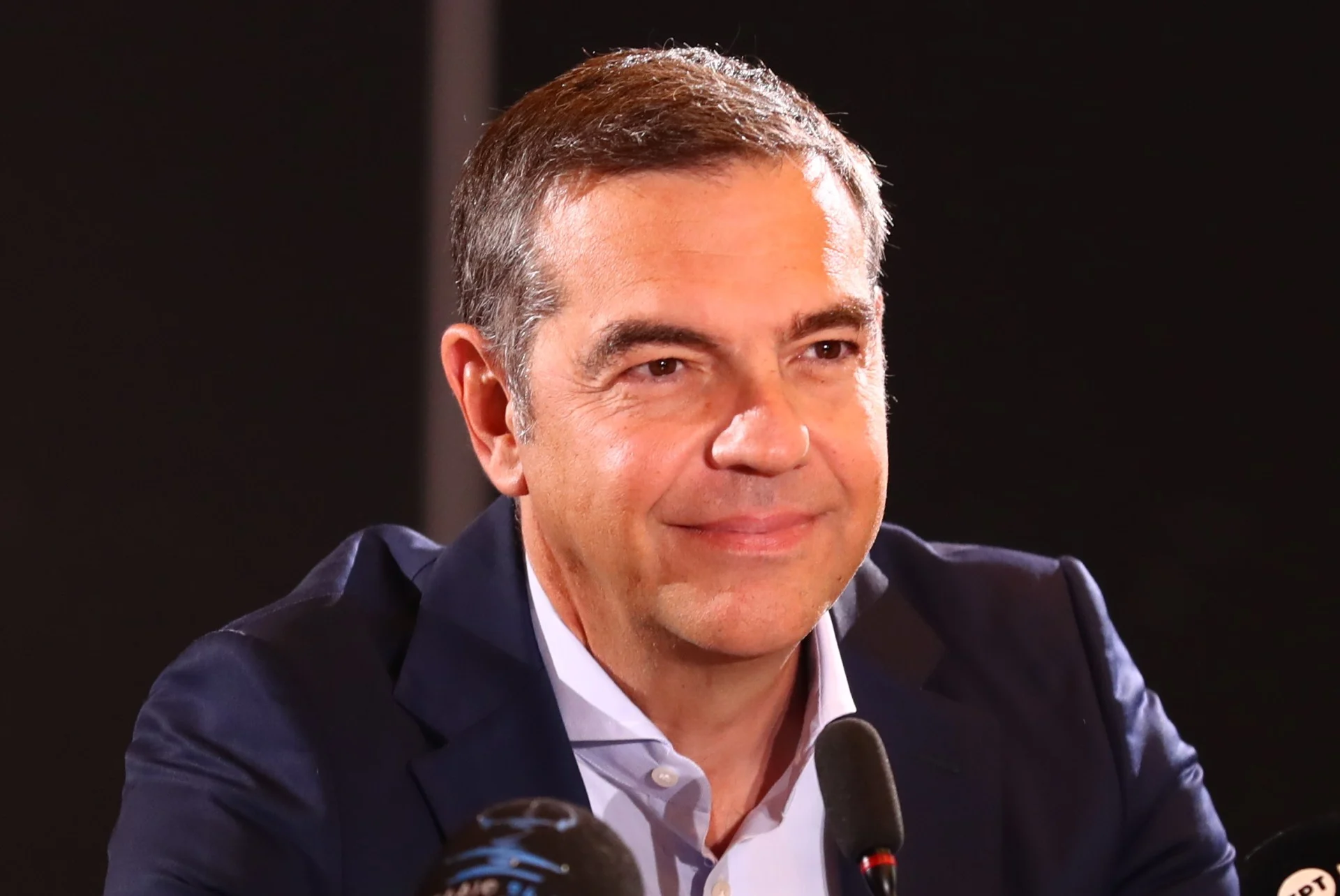 O Aλέξης Τσίπρας παρουσιάζει το οικονομικό πρόγρααμμα της ΕΛΑΣ