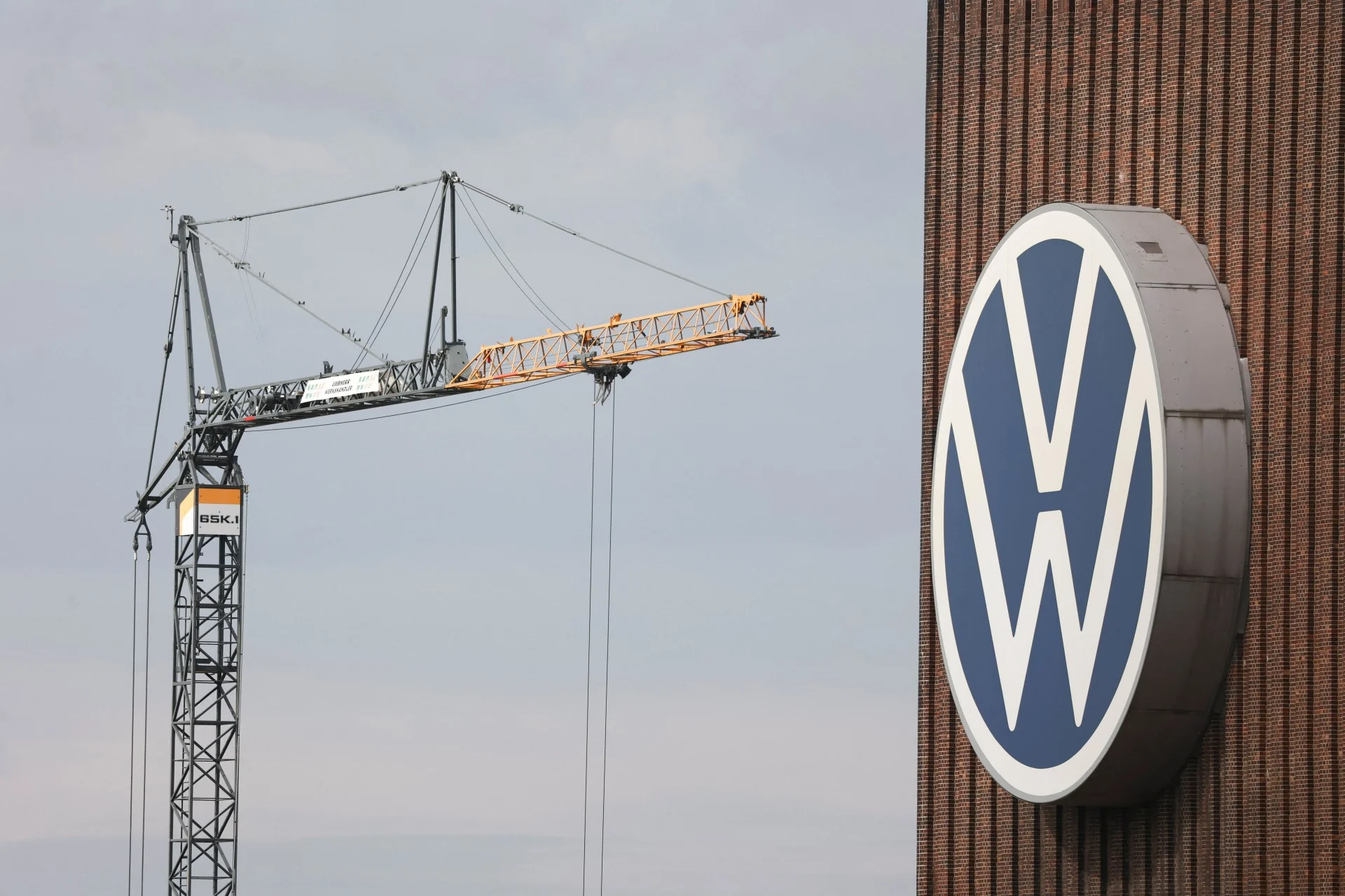 Η Volkswagen υποβαθμίζει τις προβλέψεις της