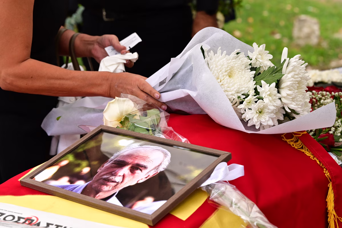 Η τελετή αποχαιρετισμού του Σπύρου Χαλβατζή - Μια ζωή δεμένη με το ΚΚΕ και την ΚΝΕ