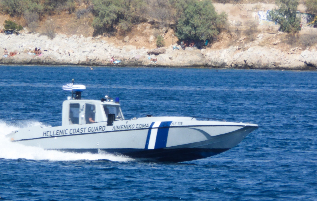 Ένας νεκρός από σύγκρουση θαλαμηγού με λέμβο στον Κόλπο των Κεγχρεών – News.gr