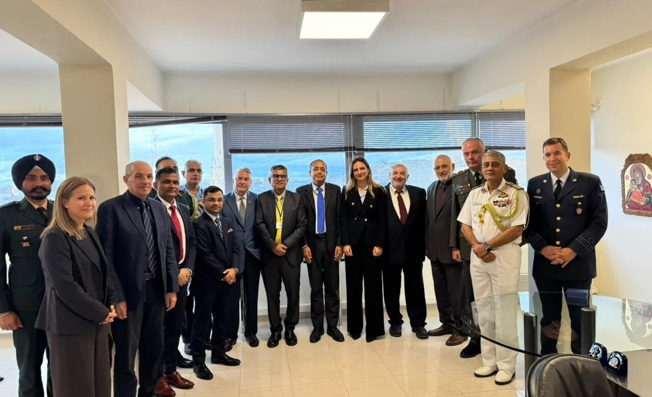 Greece and India explore further cooperation in shipbuilding and defence industries