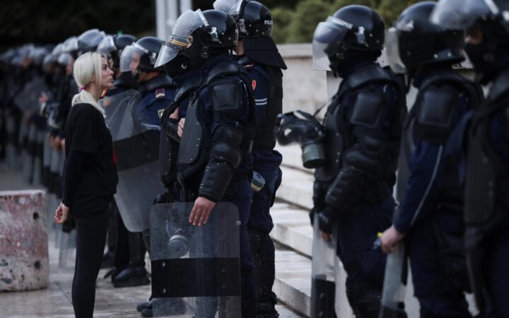 Αλβανία: Νέα επεισόδια στα Τίρανα