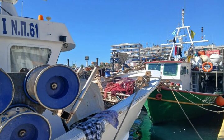 Με 40 λεπτά επιδότηση ντίζελ αλιέων, 15 εκατ. ευρώ για ζημιές σε δίκτυα