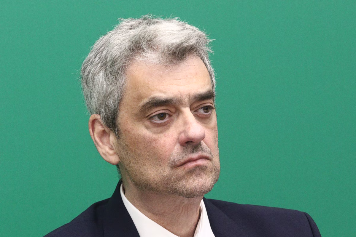 Ο Χρήστος Κακλαμάνης του ΠΑΣΟΚ υπέρ του μέτρου Τσίπρα για πλαφόν στα κέρδη των διυλιστηρίων