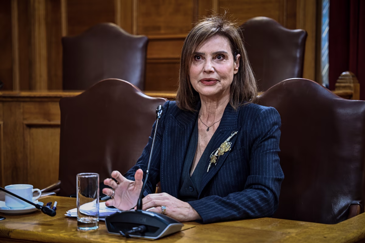 Η Μπατζελή στηρίζει την Παπαδοπούλου και καταδικάζει Κωνσταντόπουλο και Κατρίνη - «Η σιωπή δεν είναι ουδετερότητα»