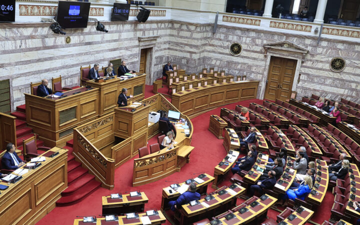 Μετωπική για τον... «Νονό»: Σύγκρουση ΕΛ.Α.Σ - Μαξίμου με φόντο την επικαιρότητα και «όπλο» το σινεμά