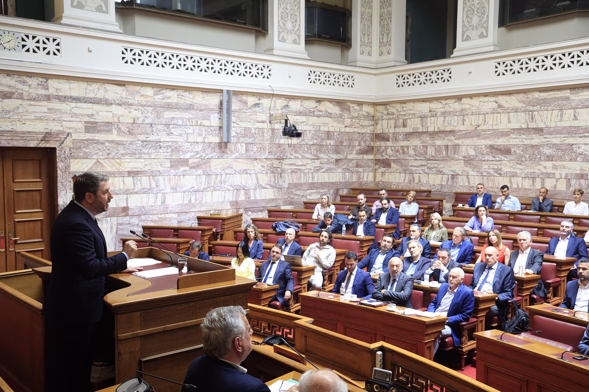 ΠΑΣΟΚ: Με 36 βουλευτές το κόμμα - Η προσχώρηση Κοροβέση και η δημοσκόπηση στην Αττική
