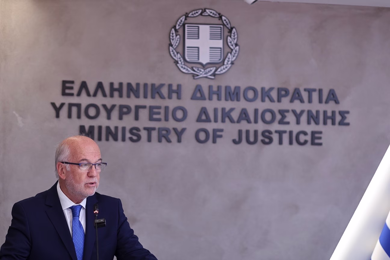 ΕΛΑΣ: Επιμένει σε παραίτηση ή παραπομπή Φλωρίδη - «Μνημείο θράσους» οι νέες δηλώσεις του υπουργού