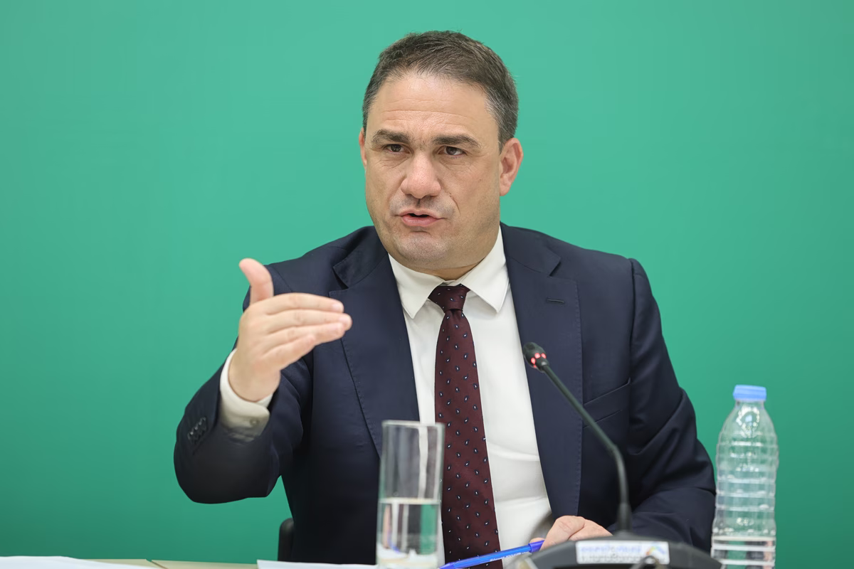 Τσουκαλάς: Η κυβέρνηση δεν θέλει να δώσει λύση στο ιδιωτικό χρέος, θέλει να εξαπατήσει