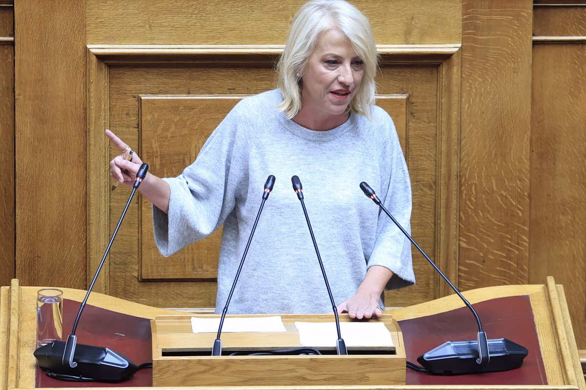 Δούρου: Το «panic button» δεν αρκεί για να προστατέψει τις γυναίκες - Η κυβέρνηση αγνοεί θεσμικά εργαλεία