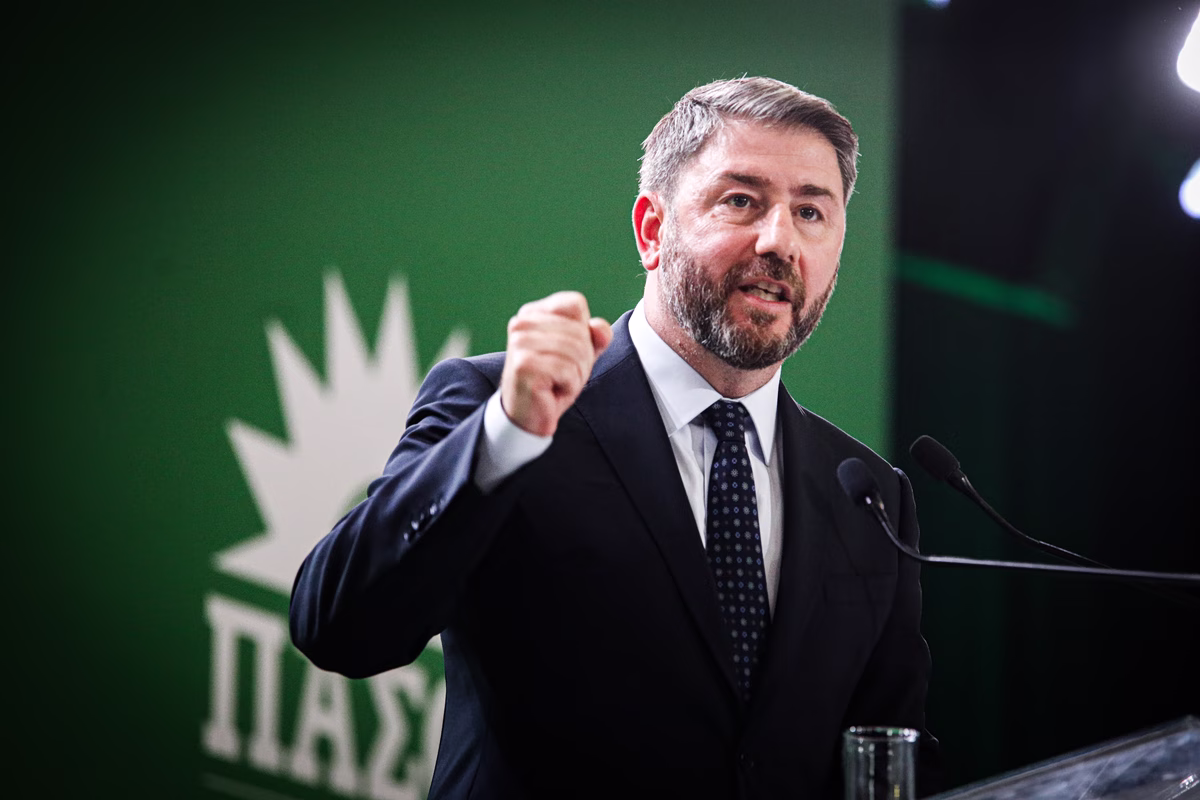 ΠΑΣΟΚ: Οι «επιστροφές», η μεταγραφή, τα μηνύματα Ανδρουλάκη και η «νέα αλλαγή»- Όλο το παρασκήνιο από το Αιγάλεω