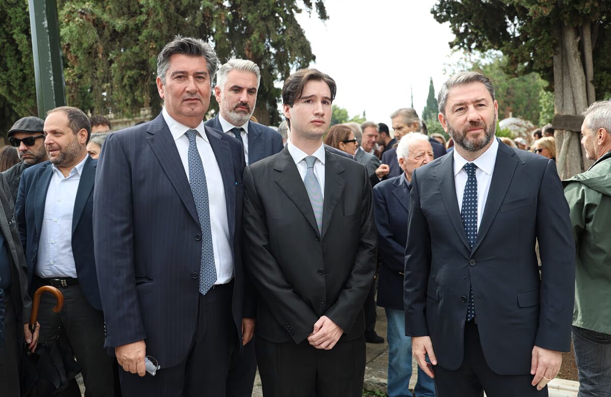 Συγκίνηση στο μνημόσυνο της Φώφης Γεννηματά - «Μας λείπει το ήθος, η ανθρωπιά, η αξιοπρέπειά της», είπε ο Ανδρουλάκης