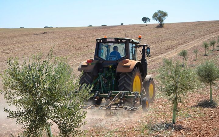 Ως 31 Οκτώβρη παραστατικά eco-schemes για εφόδια, εξοπλισμό και δενδρύλλια