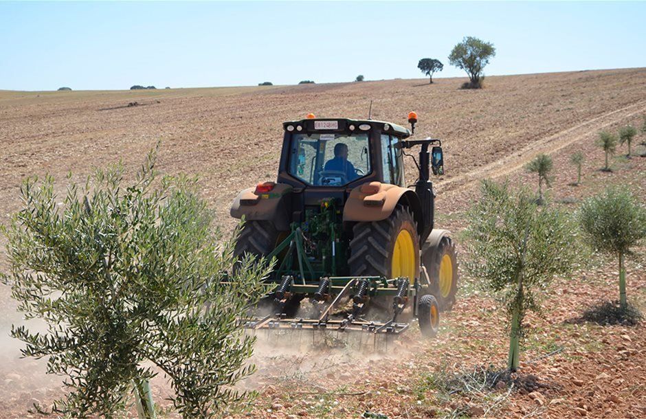 Ως 31 Οκτώβρη παραστατικά eco-schemes για εφόδια, εξοπλισμό και δενδρύλλια