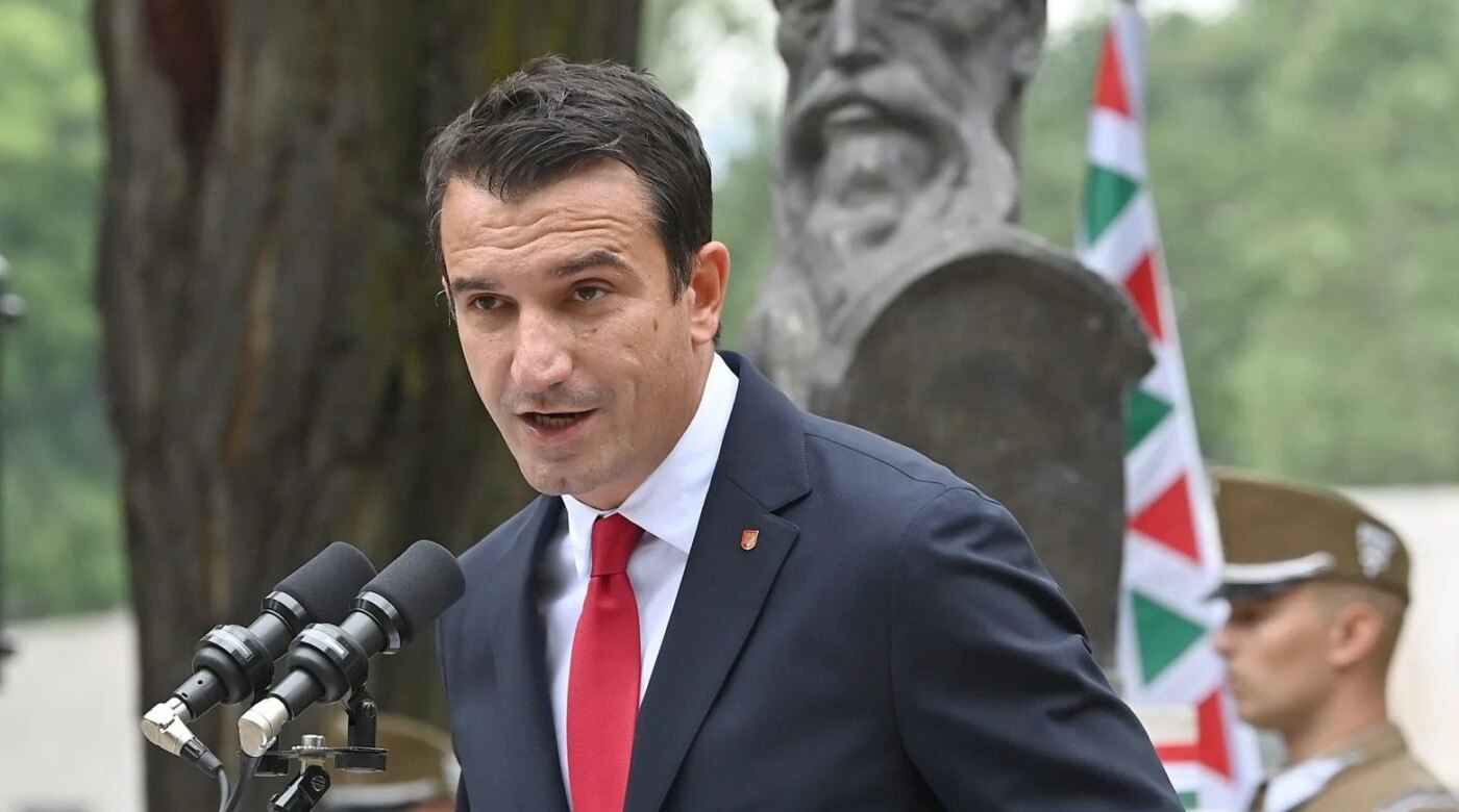 O Αλβανός δήμαρχος που διοικεί τα Τίρανα μέσα από τη φυλακή, χρησιμοποιώντας την τεχνητή νοημοσύνη