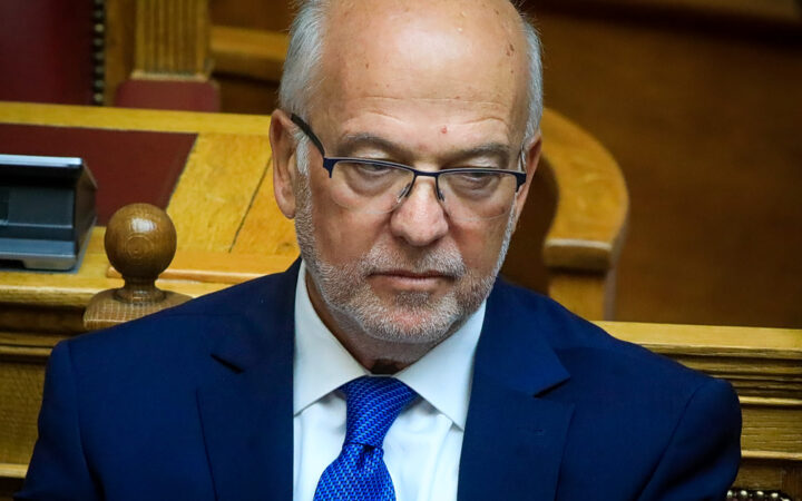Φλωρίδης: Κακούργημα από το πρώτο ευρώ οι τηλεφωνικές απάτες – Τι αλλάζει σε κληρονομικό και ιδιοκτησιακό δίκαιο