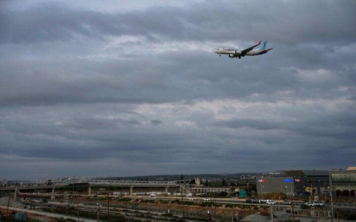 Ο συγκυβερνήτης επιτέθηκε με τσεκούρι στον πιλότο, αποπειράθηκε να διαπράξει “τρομοκρατική” ενέργεια, σύμφωνα με τον γενικό εισαγγελέα των ΗΑΕ – News.gr