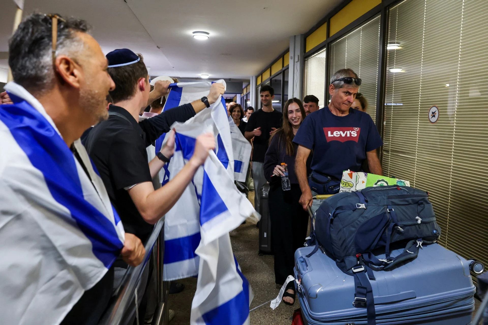 Αναχώρησε η πρώτη ισραηλινή πτήση επαναπατρισμού από τα Εμιράτα μετά το θρίλερ με τη Flydubai