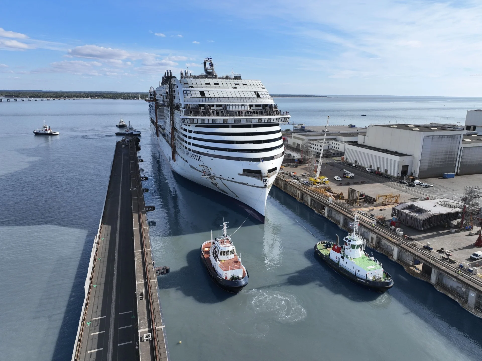 Στο νερό η νέα ναυαρχίδα της MSC Cruises