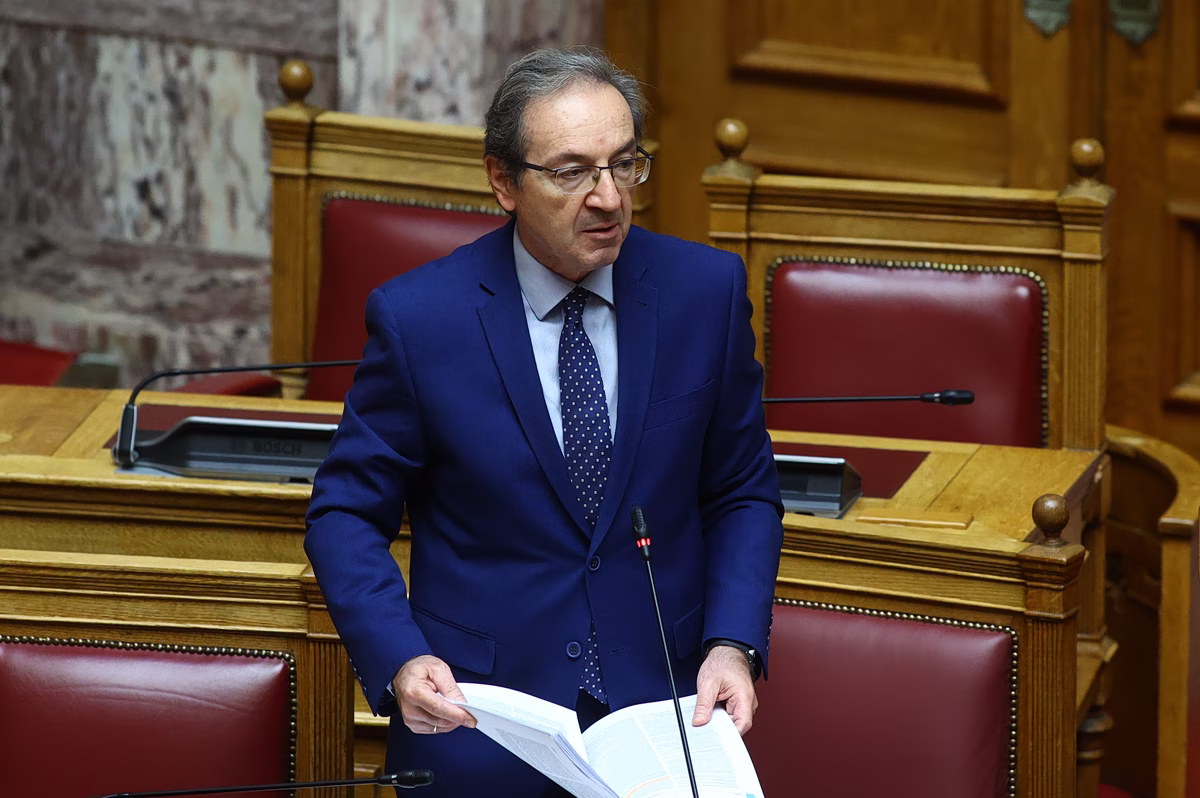 Κόντρα στη Βουλή για τα Τέμπη: Η Κωνσταντοπούλου ζητά παραίτηση Φλωρίδη - Η απάντηση Μπουγά με «πρόταση δυσπιστίας»