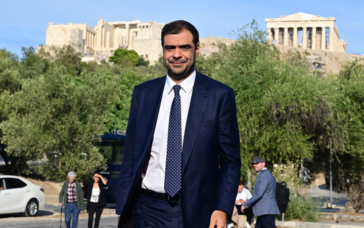 Αντιπροτείνει το... «Υπάρχει και φιλότιμο» ο Μαρινάκης στον Τσίπρα μετά το σχόλιό του για τον «Νονό»