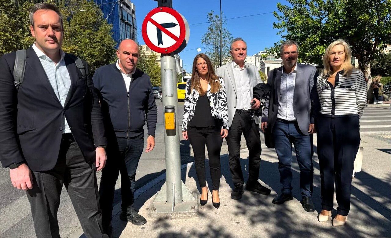 Είκοσι ηχητικοί σηματοδότες στην Αθήνα με δωρεά της ΟΛΥΜΠΟΣ και τη συνεργασία της Περιφέρειας Αττικής