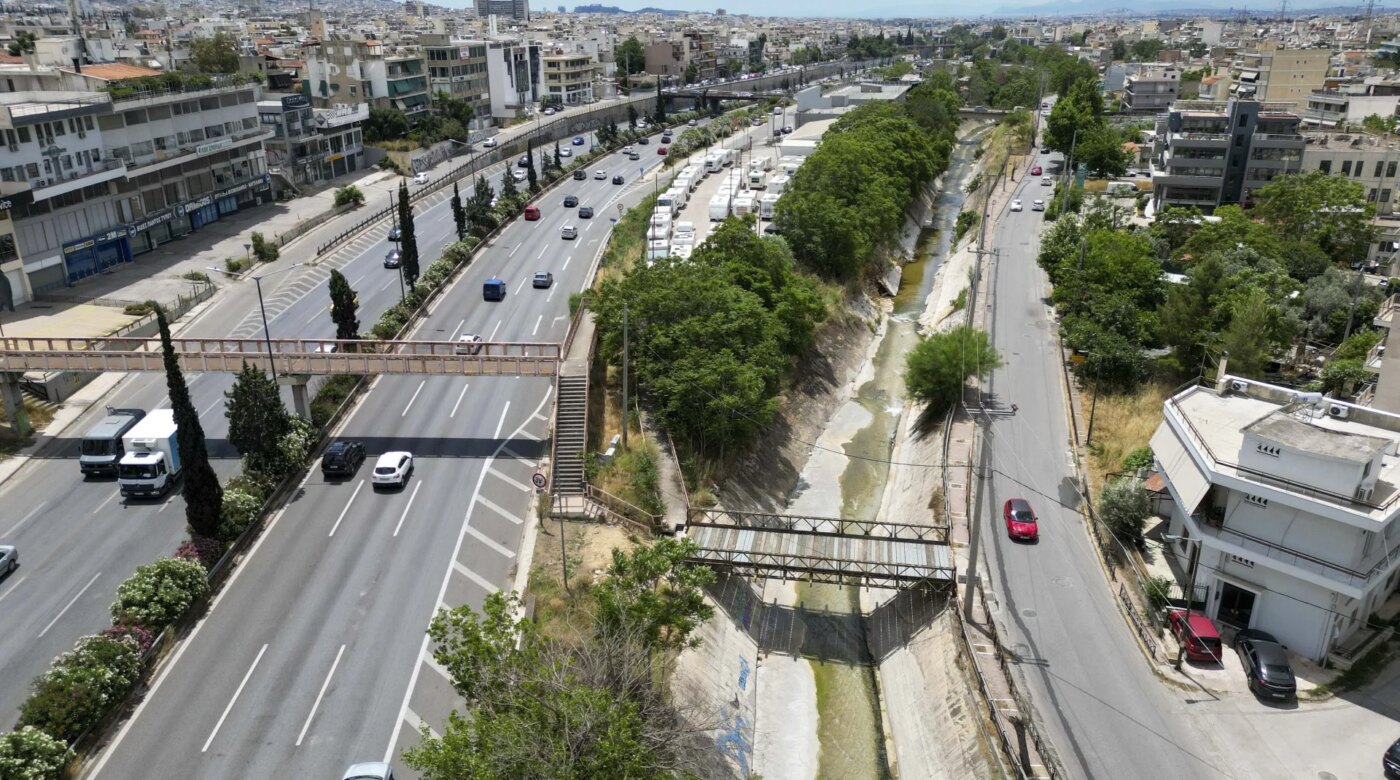 Νέα πεζογέφυρα, 11 χρόνια μετά, αποκαθιστά ενώνει τους Δήμους Νέας Φιλαδέλφειας-Νέας Χαλκηδόνας και Αγίων Αναργύρων-Καματερού