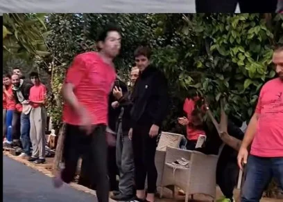 «Γκρεμίστε τη μάντρα, γιατί θα βγει έξω!»