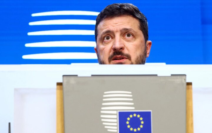 Ζελένσκι: Ζητά τριμερή συνάντηση ΗΠΑ - Ρωσίας