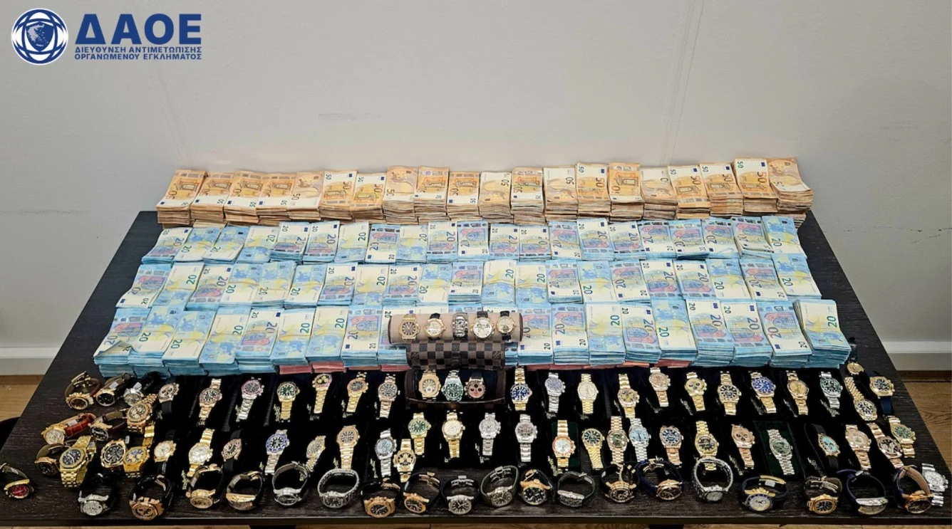 Στο φώς το παράνομο λογισμικό, η ιεραρχία, οι ρόλοι και η κρύπτη με τα χιλιάδες ευρώ και τα χρυσά ρολόγια