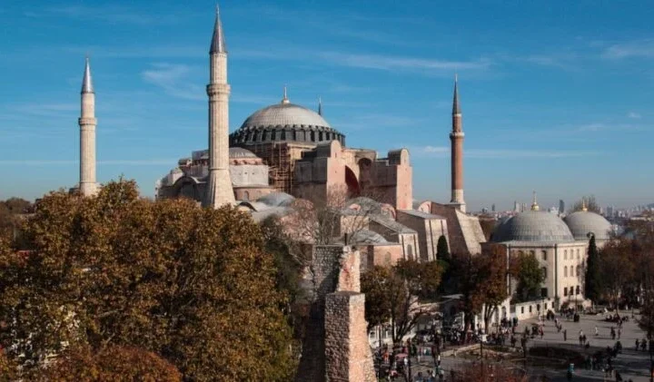 Αφαίρεσαν 3.000 τόνους λάσπης – Βρήκαν κτίσματα αρχαιότερα από το μνημείο