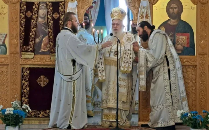 Εγκαινιάστηκε σε κλίμα κατάνυξης ο ναός – Η μητέρα των προσφύγων ένωσε τον πόνο Ποντίων και Κυπρίων