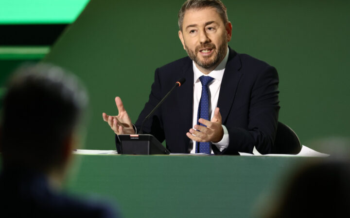 Ανδρουλάκης: «Κατώτερες των περιστάσεων οι εξαγγελίες Μητσοτάκη στη ΔΕΘ»
