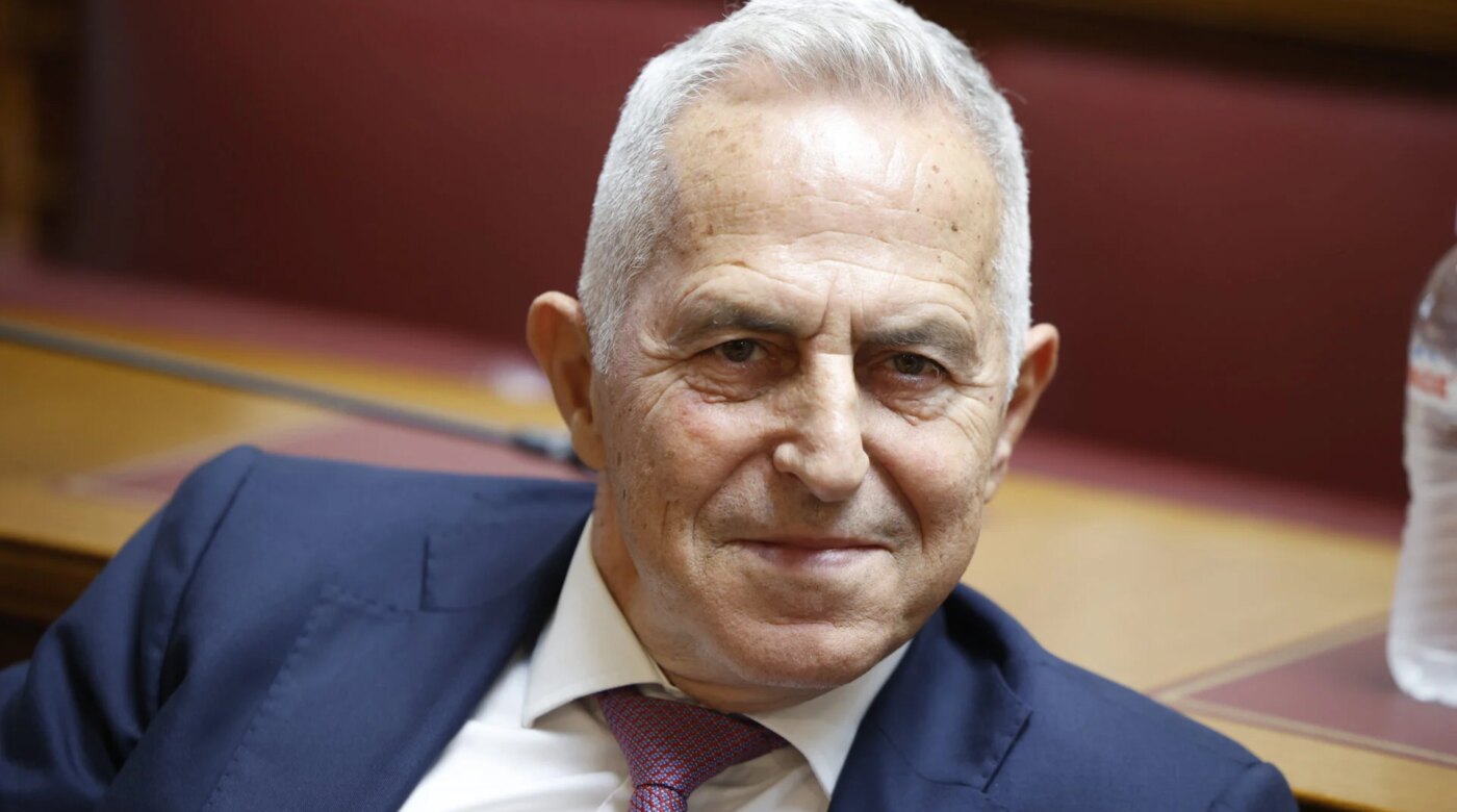 Στο ΠΑΣΟΚ εντάσσεται ο πρώην υπουργός Άμυνας Ευάγγελος Αποστολάκης