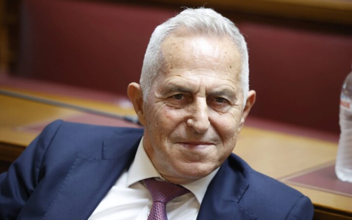 Στο ΠΑΣΟΚ εντάσσεται ο πρώην υπουργός Άμυνας Ευάγγελος Αποστολάκης