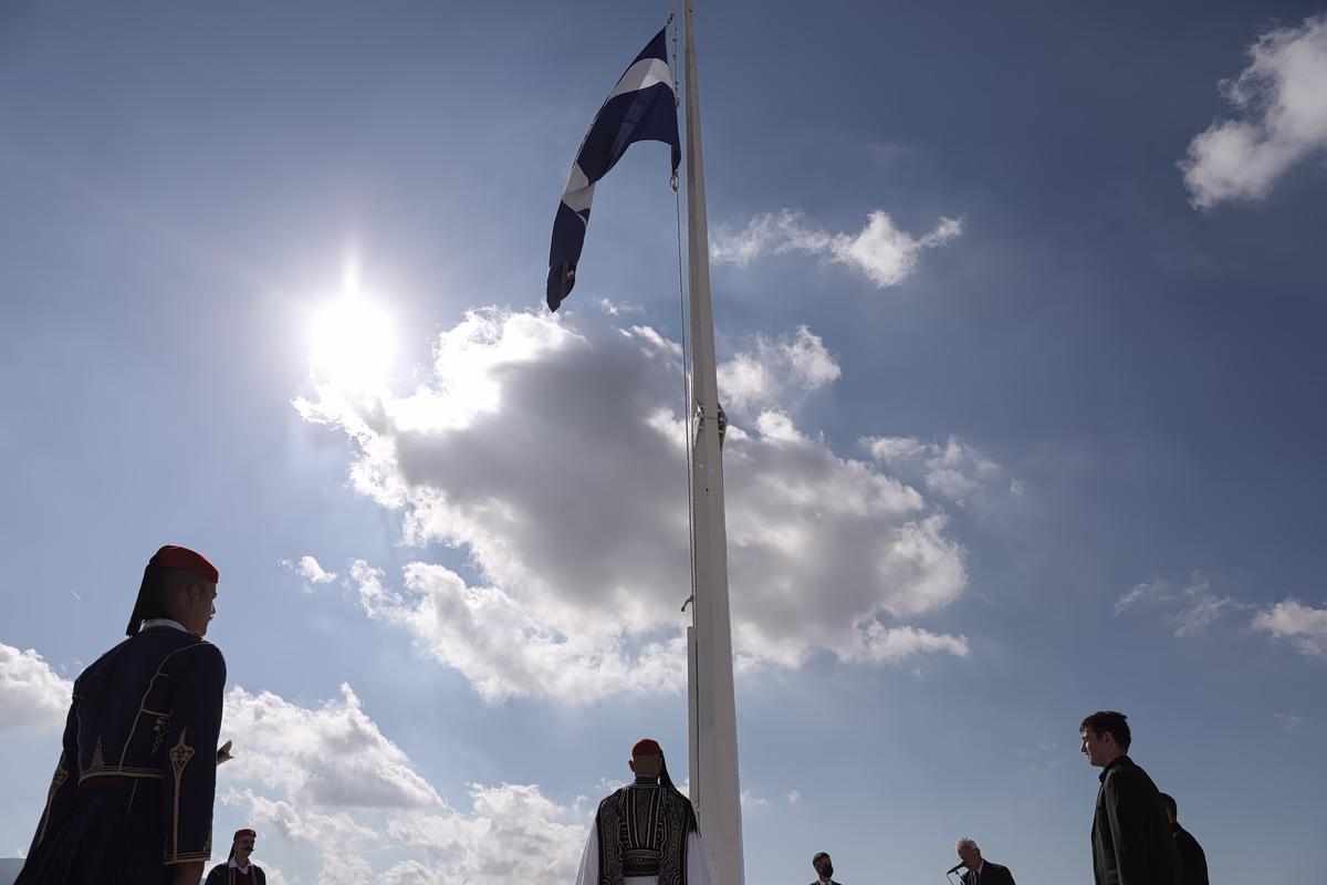 Η ΕΛΑΣ για τα 82 χρόνια από την απελευθέρωση της Αθήνας - «Ο αγώνας ενάντια στον φασισμό παραμένει επίκαιρος»