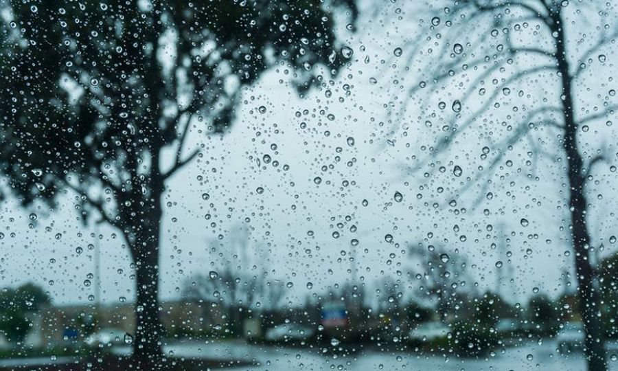 Βροχές και καταιγίδες με μικρή πτώση της θερμοκρασίας