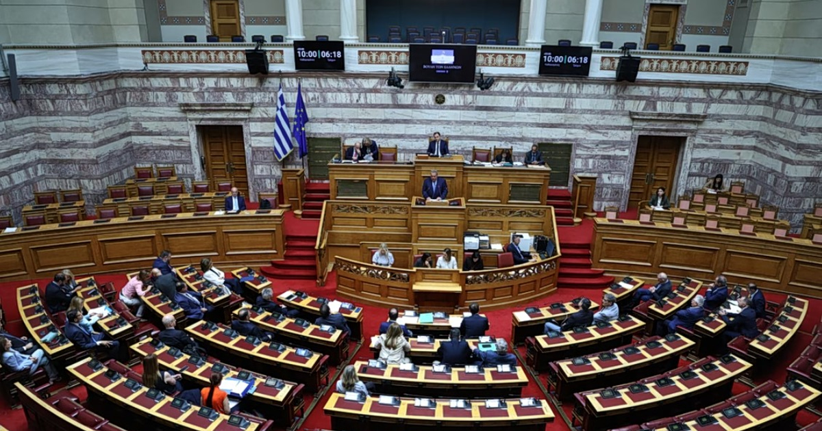 Στη Βουλή το νομοσχέδιο για απαγόρευση κοινωνικών δικτύων σε ανηλίκους κάτω των 15 ετών