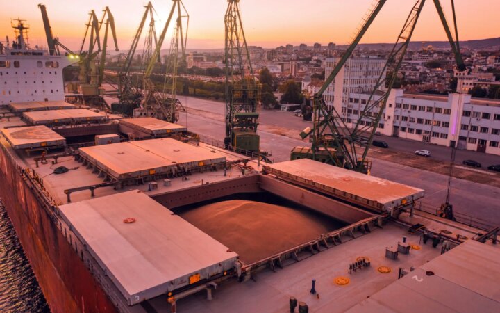 Ο άνθρακας «χρυσώνει» τα bulk carriers