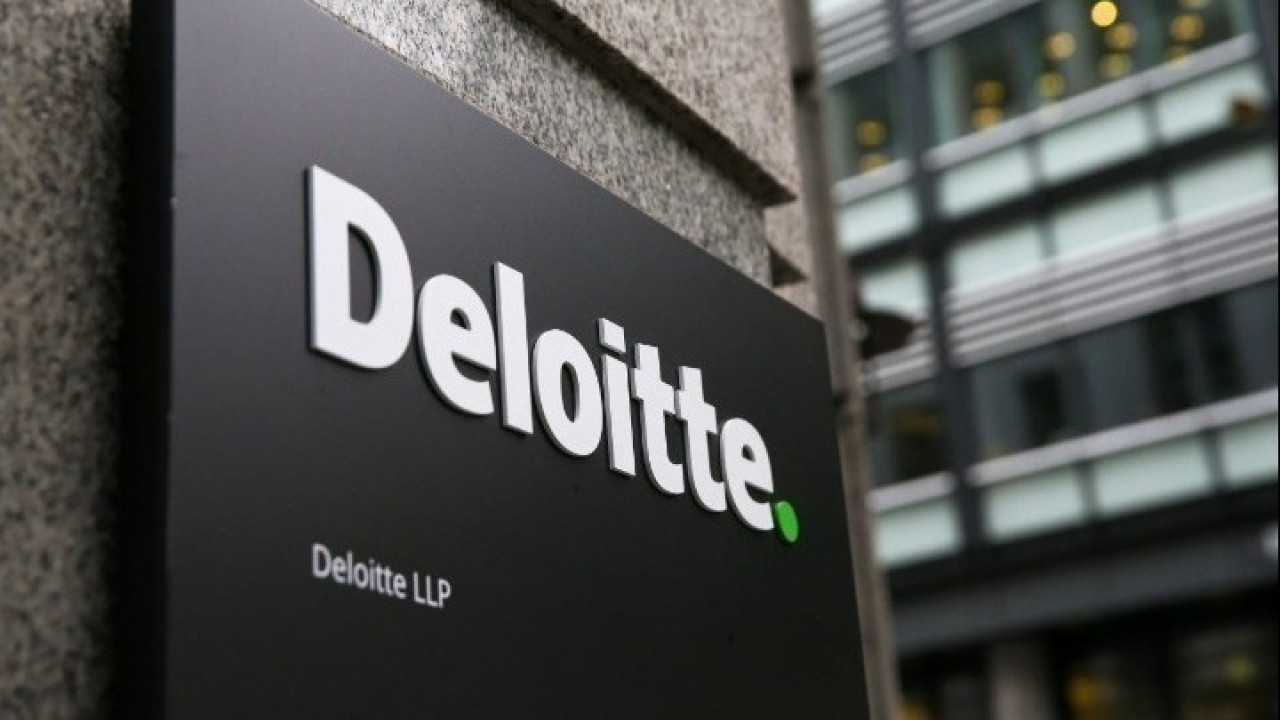 Deloitte: Τριπλασιάστηκε η χρήση AI από τους Έλληνες CFOs