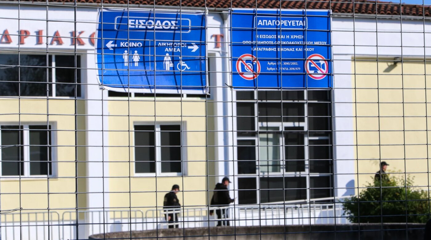 Δίκη για Τέμπη: «Θέλω μια απάντηση σαν γονιός»