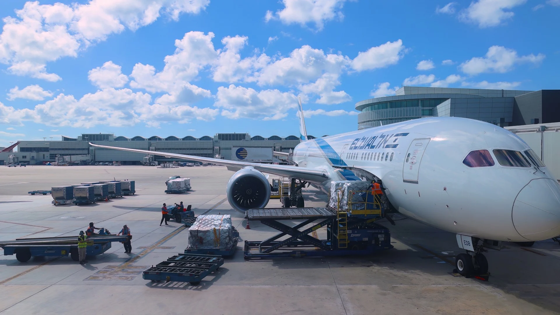 «Επιστροφή» της El Al στις πτήσεις από και προς το Ντουμπάι