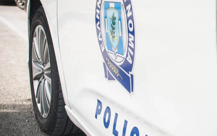 Άρτα: Νήπιο περιφερόταν στο πεζοδρόμιο ανεπιτήρητο – Δύο συλλήψεις