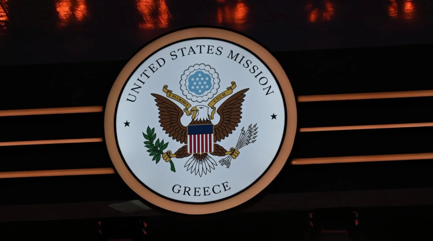 Ο πολύπειρος διπλωμάτης Τζος Χακ αναλαμβάνει προσωρινά τα ηνία της αμερικανικής πρεσβείας