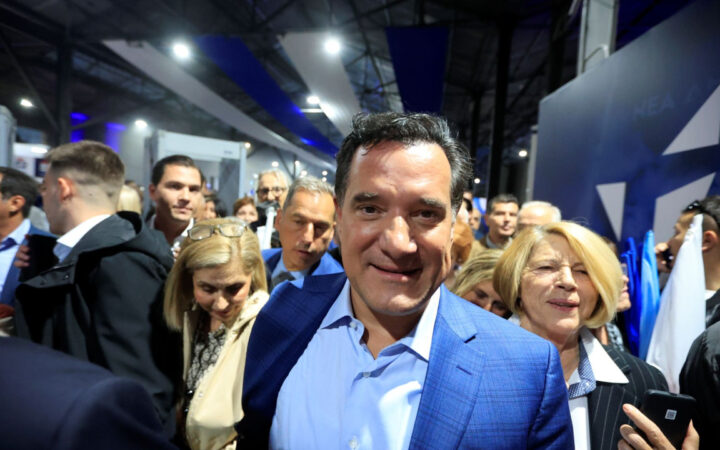 Αιχμές Γεωργιάδη για υπουργούς που έλειπαν από τα γενέθλια της ΝΔ