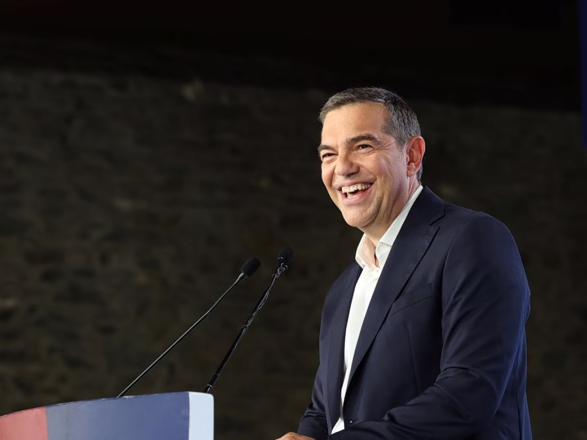 Ο Τσίπρας κατεβαίνει στο παρκέ ψάχνοντας σούτερ για την ομάδα της ΕΛΑΣ - Βρήκε τον Κορωνιό